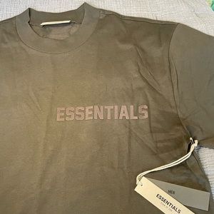 Fear of God Essentials T-Shirt Men’s Size Large Brand New Authentic Wood